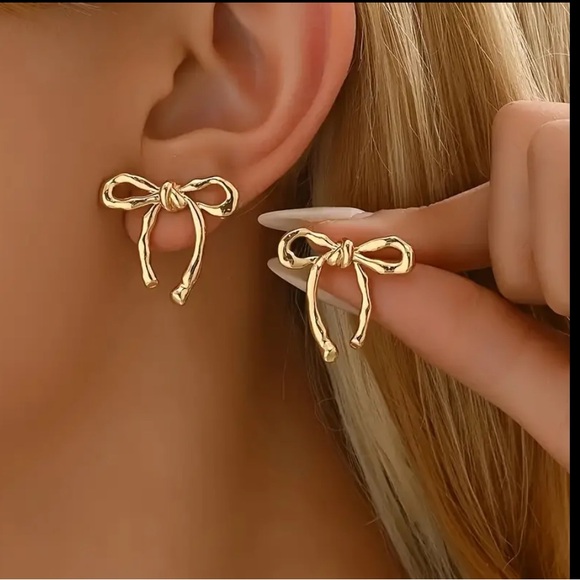 NWT🤍Vintage Sunny Bowknot Drop Earrings🤍 - Picture 1 of 4